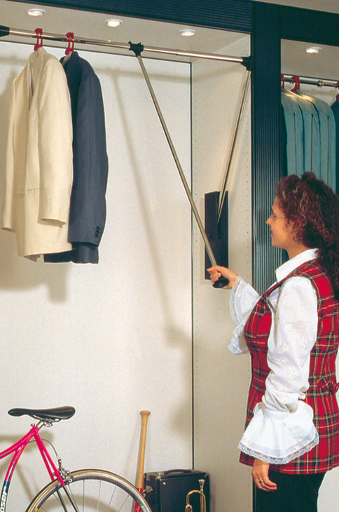 Wardrobe Hanging Rail which Pulls Down 12kg Capacity Clothes Rail Lift 